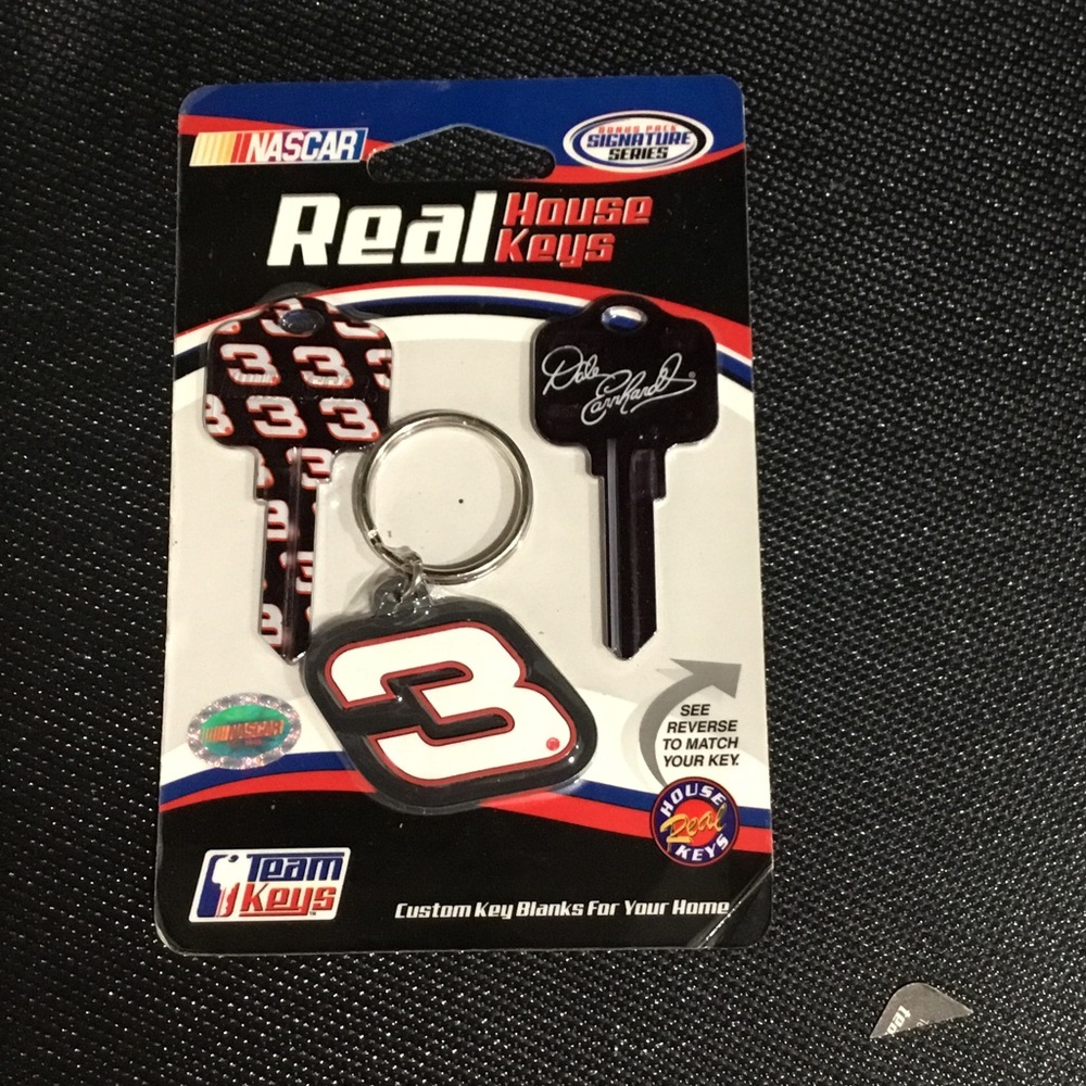 NIP Nascar Black, Red & White #3 Key Blank Set with Keychain